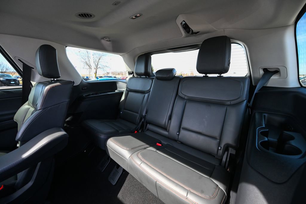 Certified 2025 Ford Expedition Active image 21