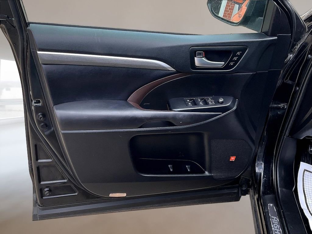 Used 2019 Toyota Highlander Limited Platinum AWD/4WD image 20