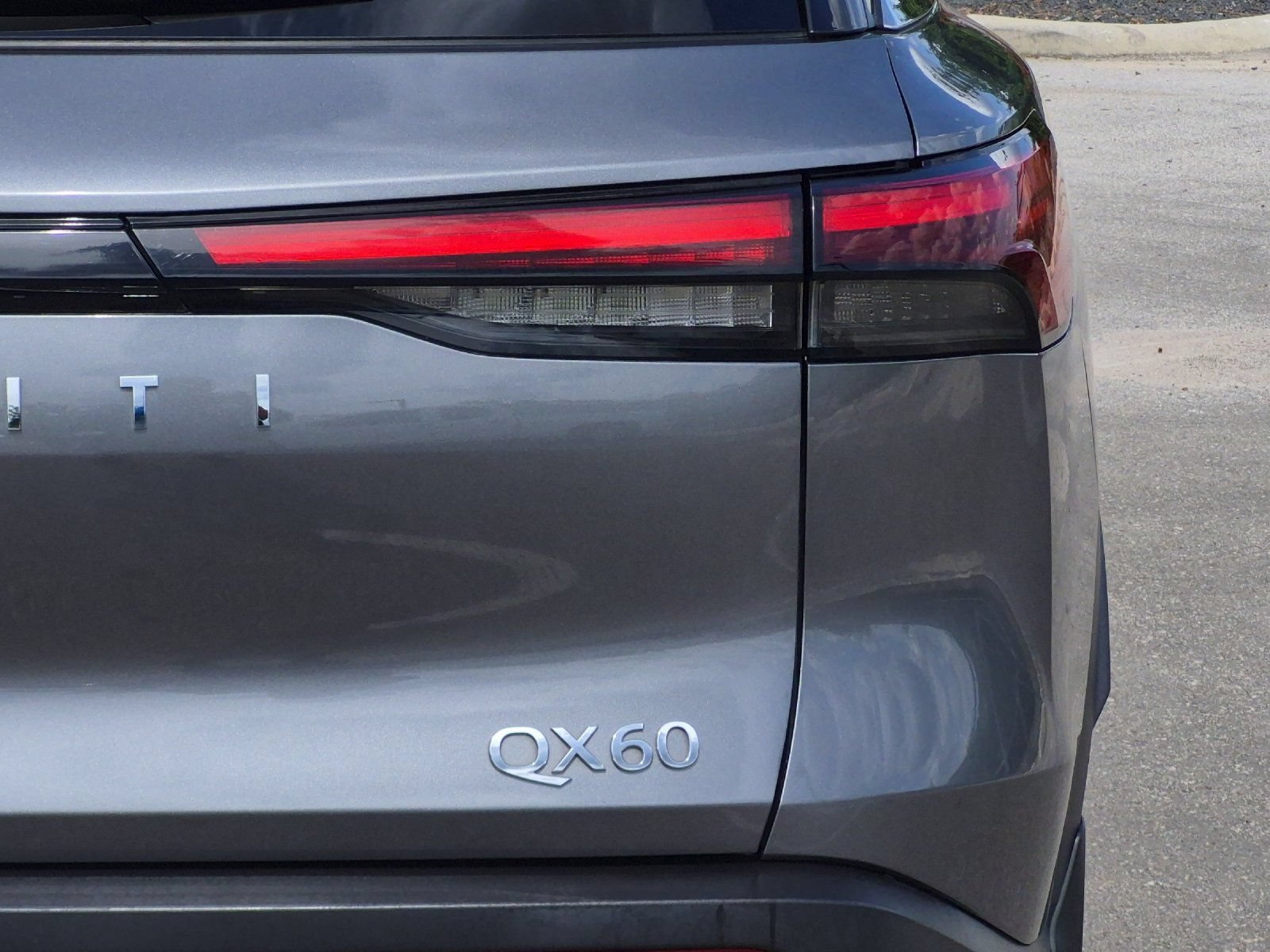 Used 2023 INFINITI QX60 Sensory AWD/4WD image 27