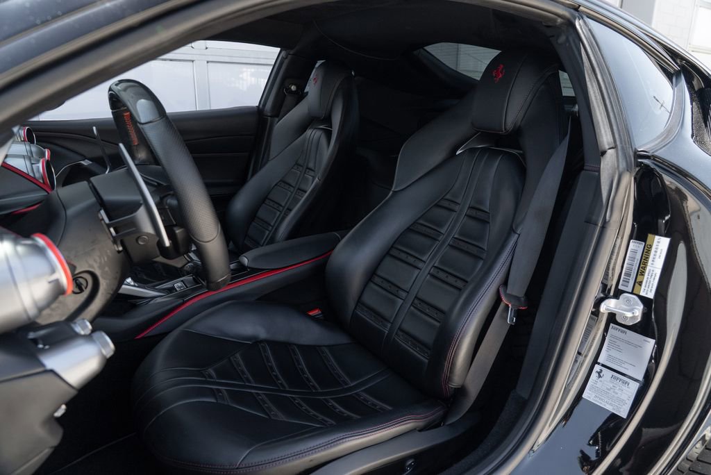 Used 2018 Ferrari 812 Superfast RWD image 38