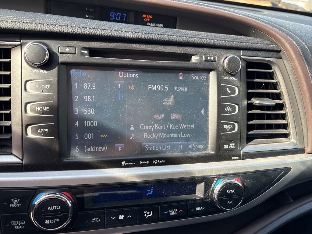 Used 2016 Toyota Highlander XLE AWD/4WD image 13
