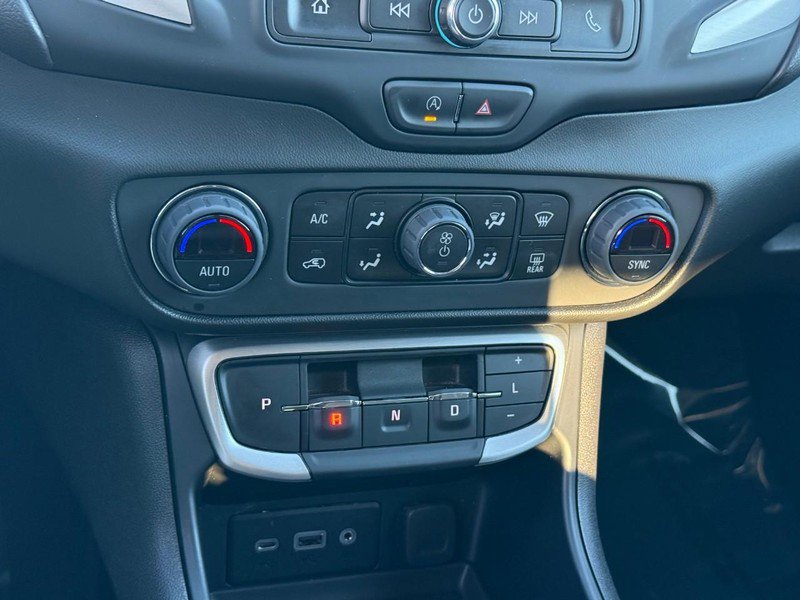 Used 2023 GMC Terrain SLE w/ Driver Convenience Package image 25