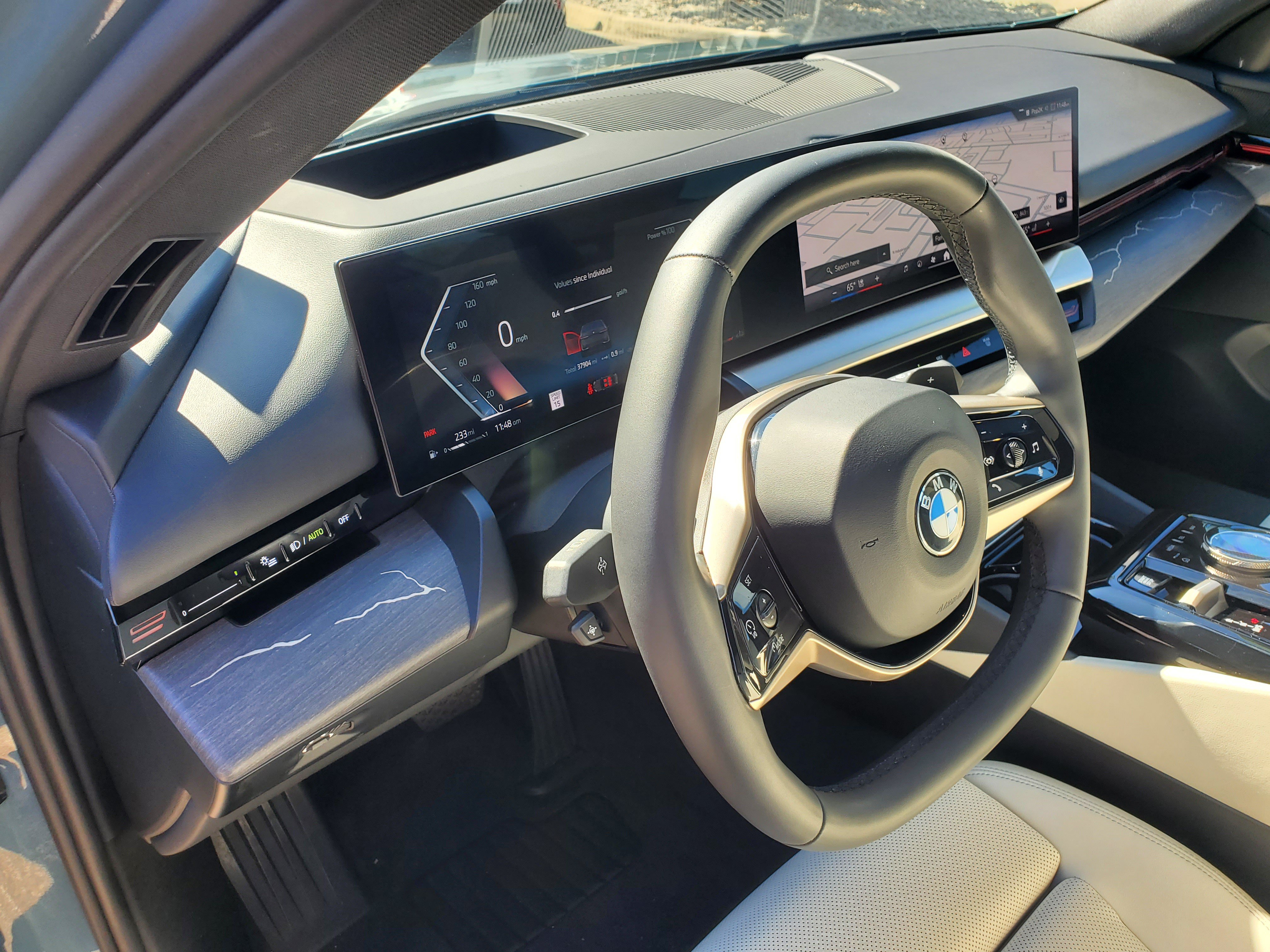 Used 2024 BMW 530i xDrive w/ Premium Package AWD/4WD image 11