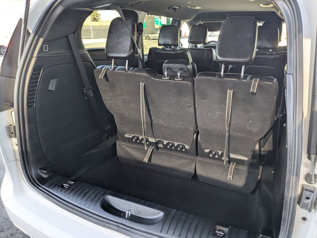 Used 2025 Chrysler Pacifica Select image 25