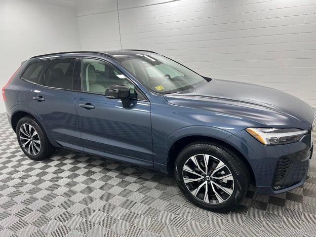 Used 2024 Volvo XC60 B5 Core w/ Protection Package Premier AWD/4WD image 4