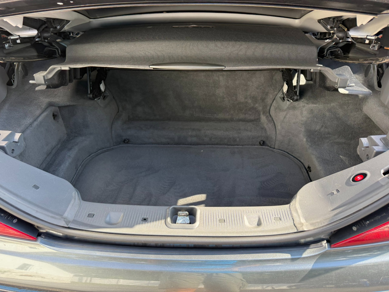 Used 2012 Mercedes-Benz SL 550 image 22