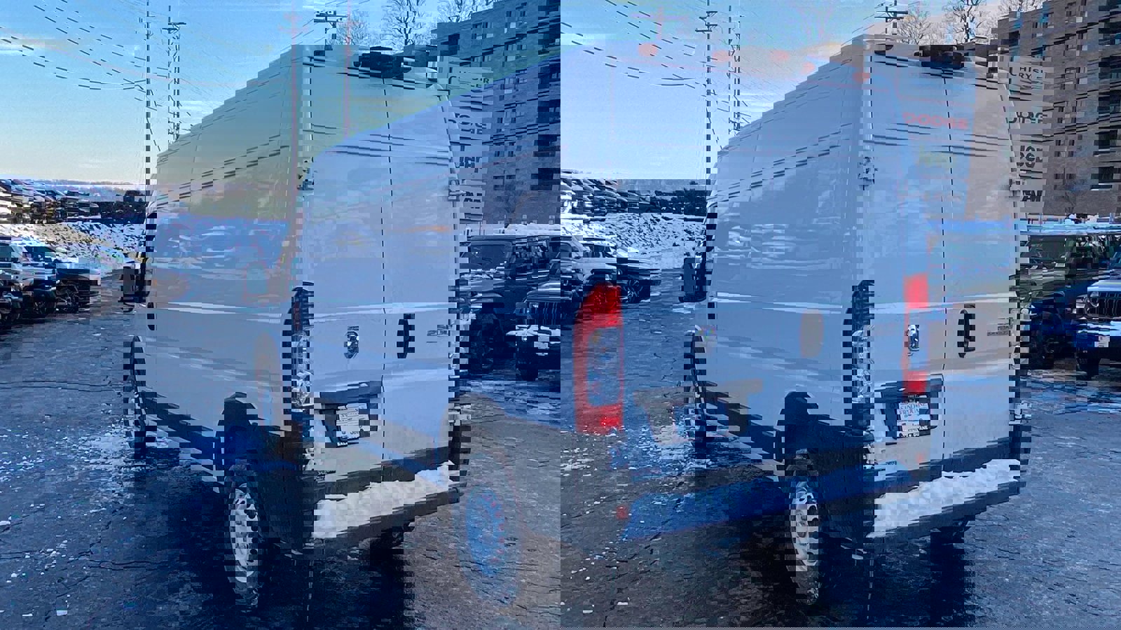 Used 2025 RAM ProMaster 2500 w/ Storage Group image 18