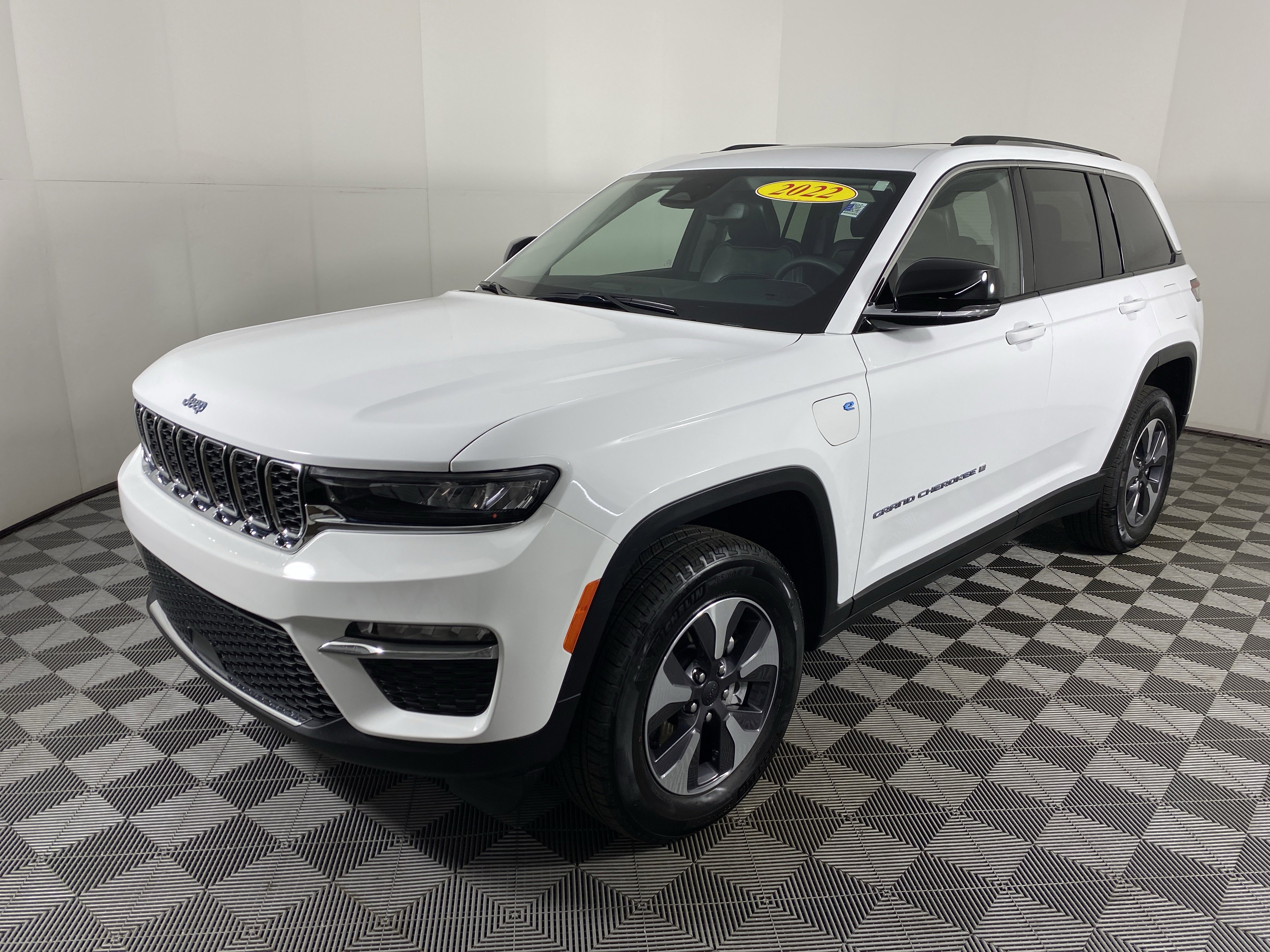 Used 2022 Jeep Grand Cherokee Limited 4xe AWD/4WD image 13