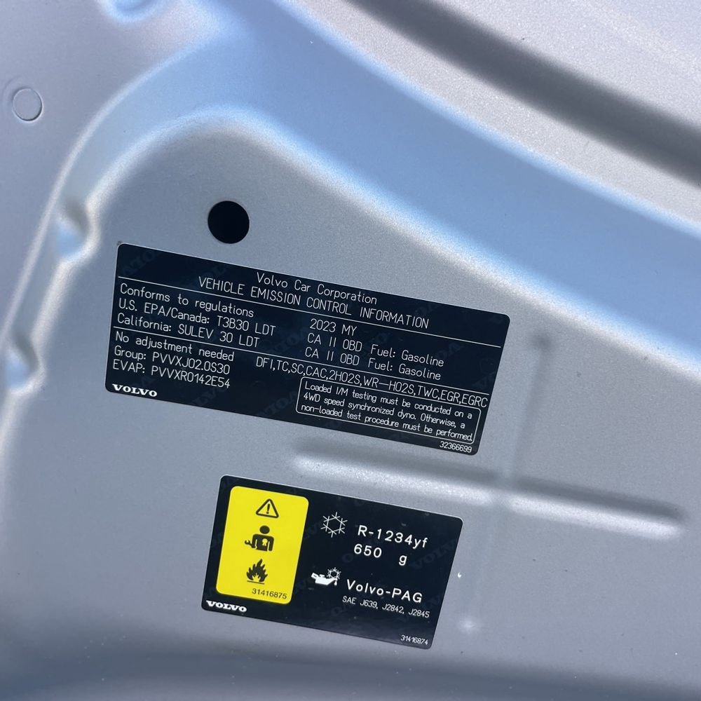 Used 2023 Volvo XC60 B6 Ultimate w/ Climate Package image 38