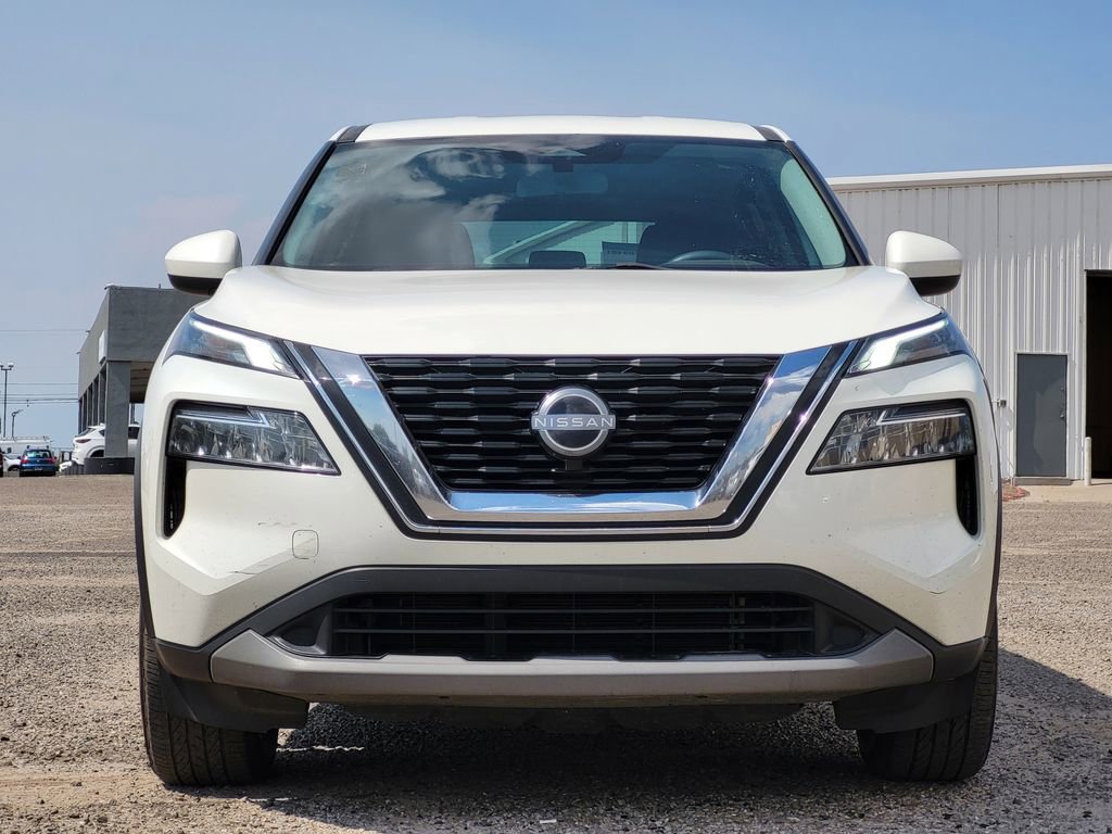 Used 2023 Nissan Rogue SV image 2