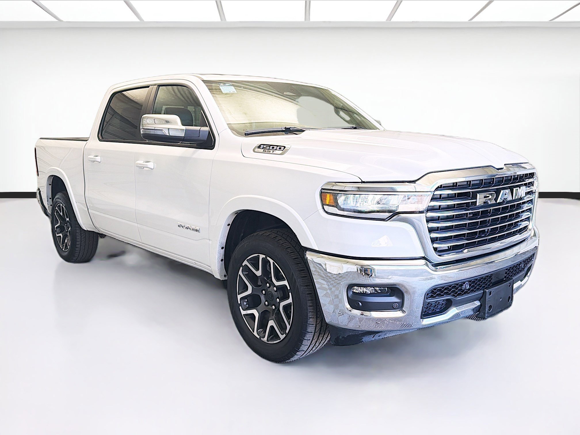 Used 2025 RAM 1500 Laramie image 3