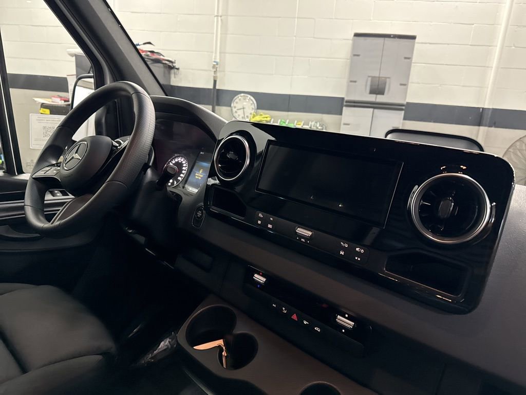 New 2025 Mercedes-Benz Sprinter 3500 image 11