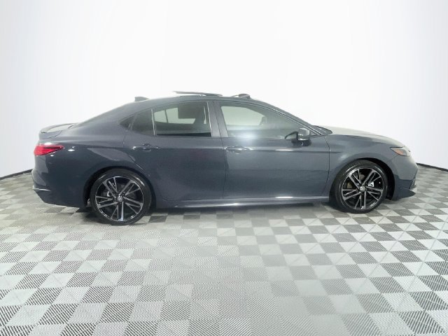 Used 2025 Toyota Camry XSE FWD image 9
