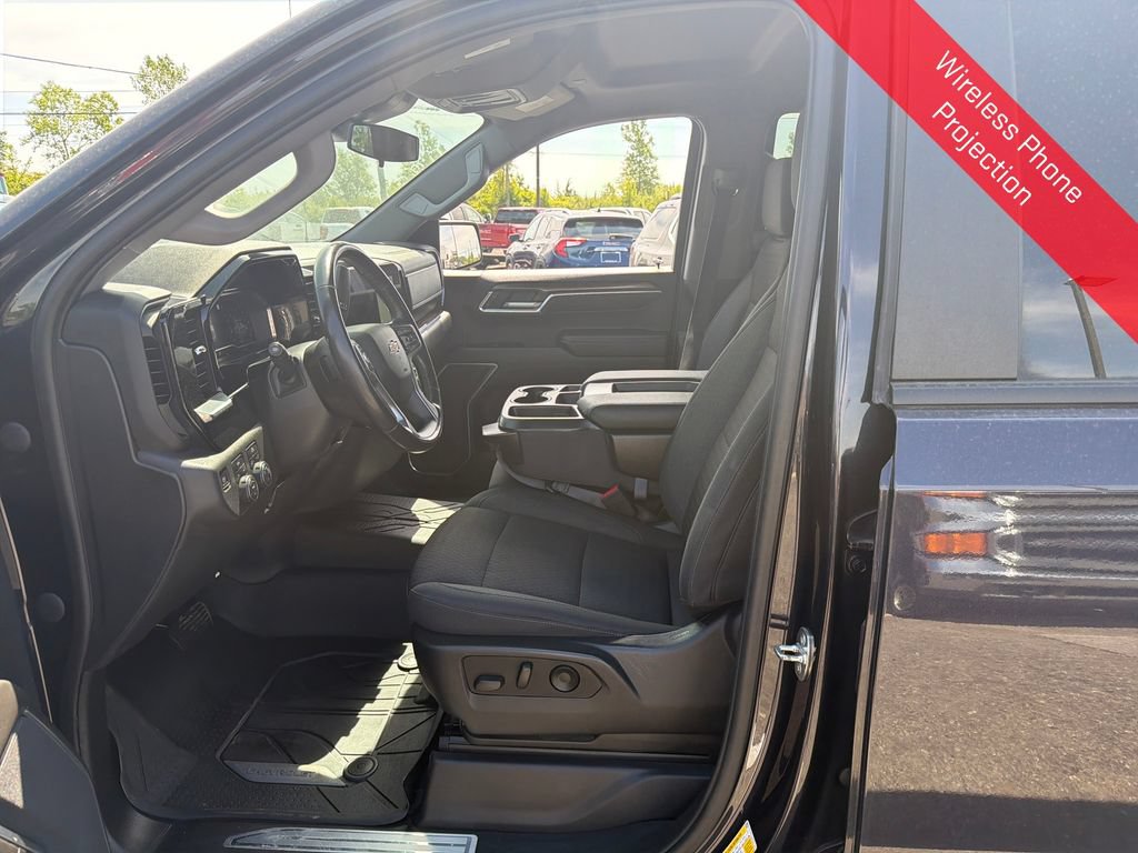 Used 2022 Chevrolet Silverado 1500 LT w/ Protection Package AWD/4WD image 11