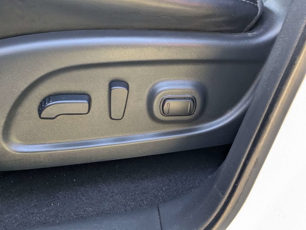 Used 2020 Nissan Pathfinder SL AWD/4WD image 20