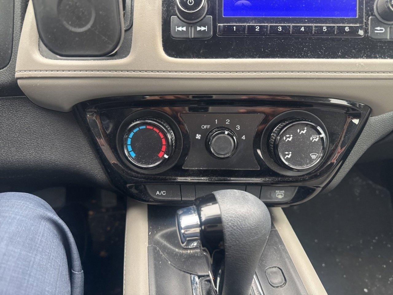 Used 2016 Honda HR-V LX image 29