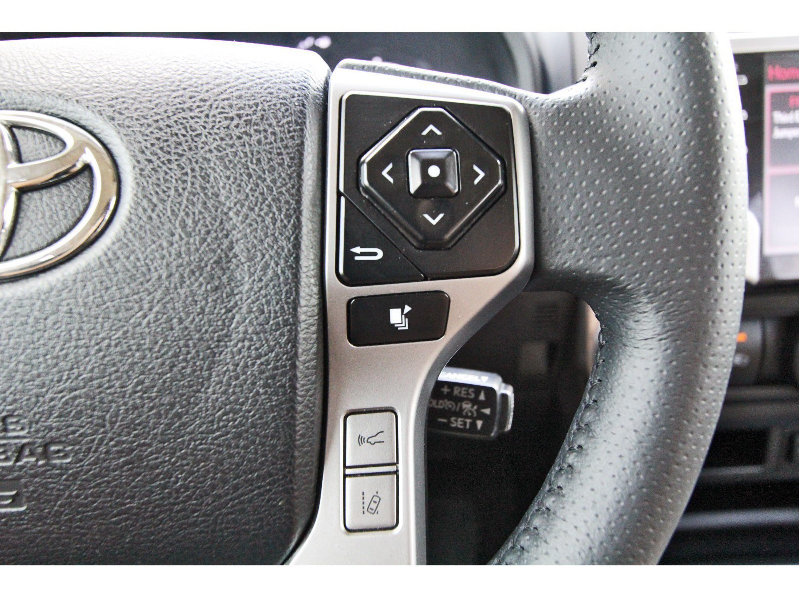 Used 2023 Toyota 4Runner SR5 AWD/4WD image 16