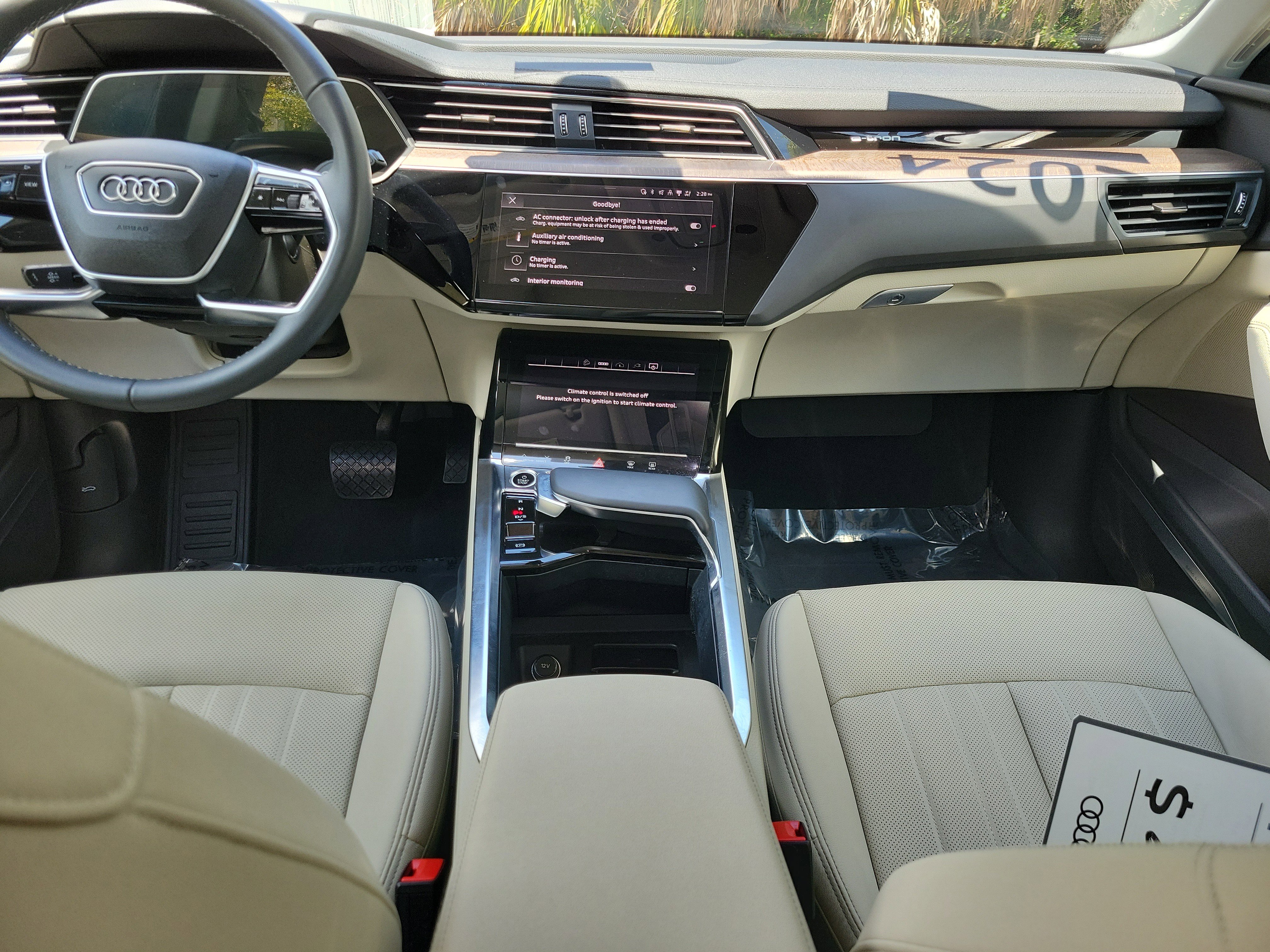 Used 2024 Audi Q8 e-tron Premium Plus w/ Premium Plus Package AWD/4WD image 14