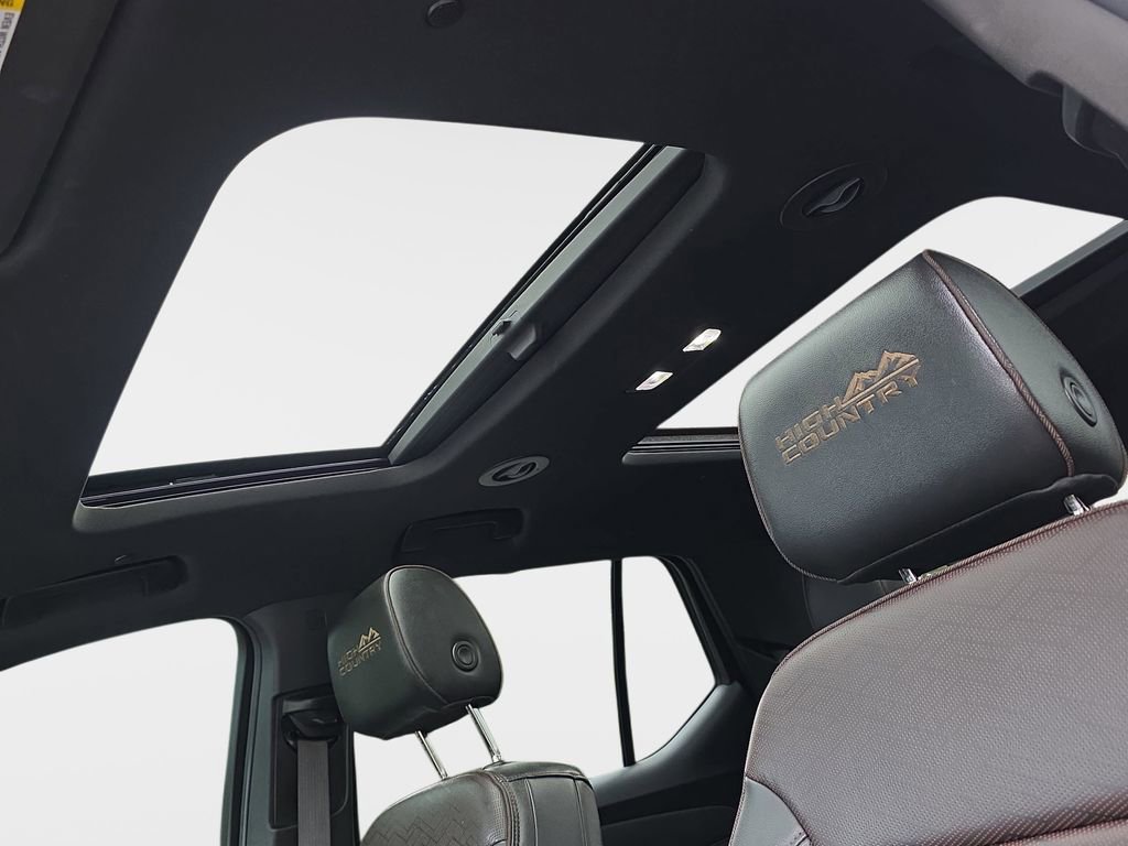 Used 2022 Chevrolet Traverse High Country image 35