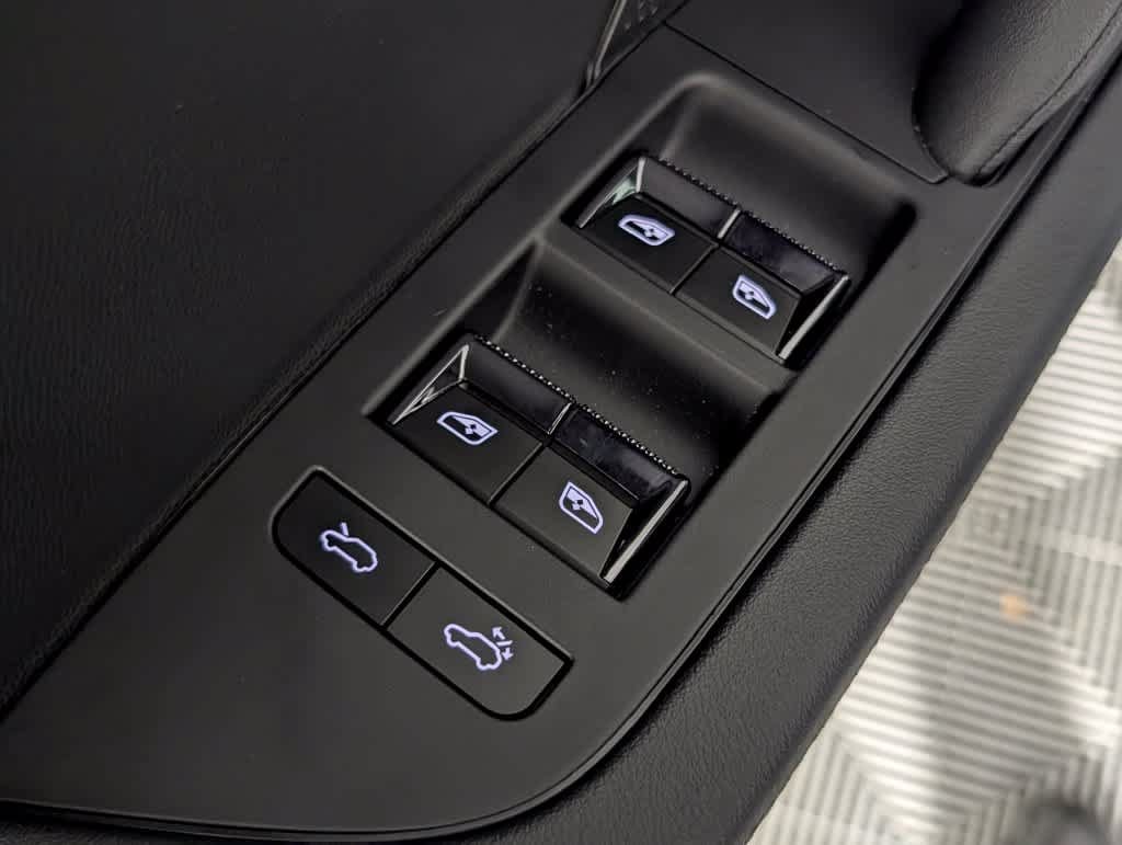New 2026 Porsche Cayenne E-Hybrid AWD/4WD image 28