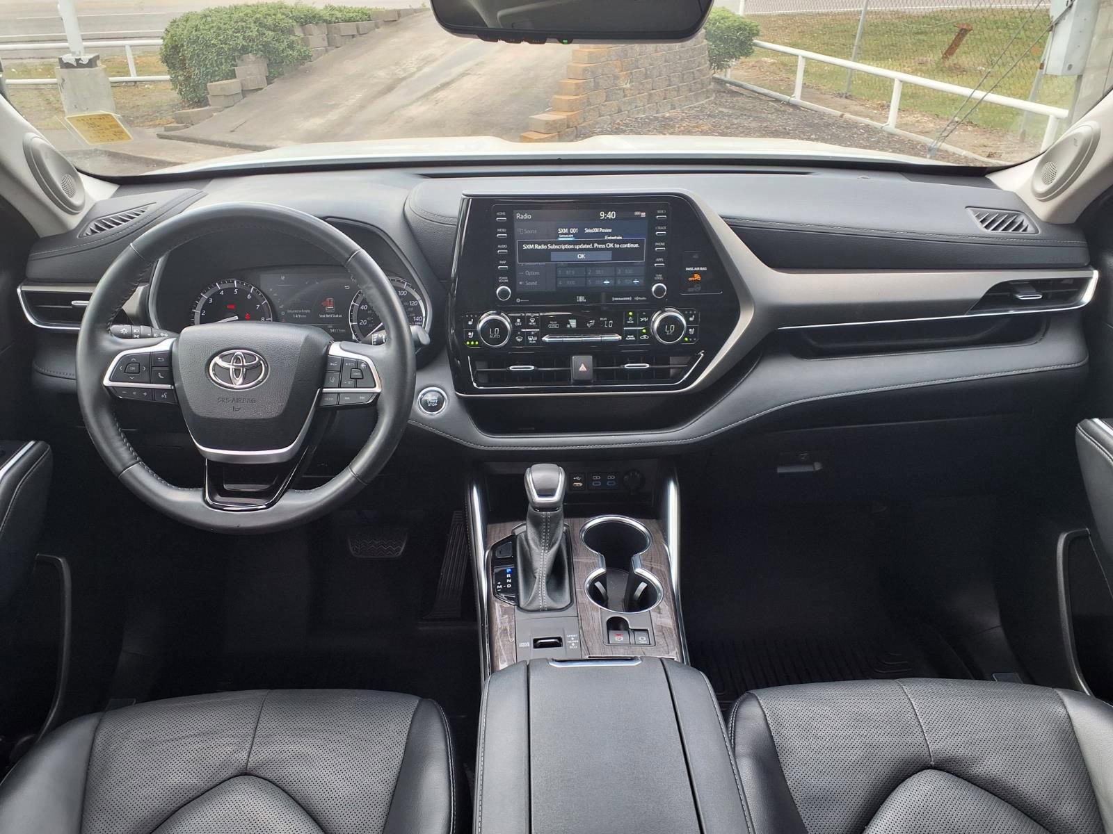 Used 2022 Toyota Highlander Limited image 3