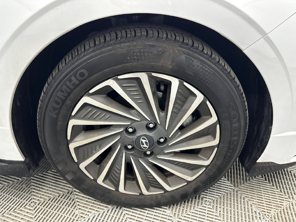 Certified 2025 Hyundai Sonata SEL FWD image 13