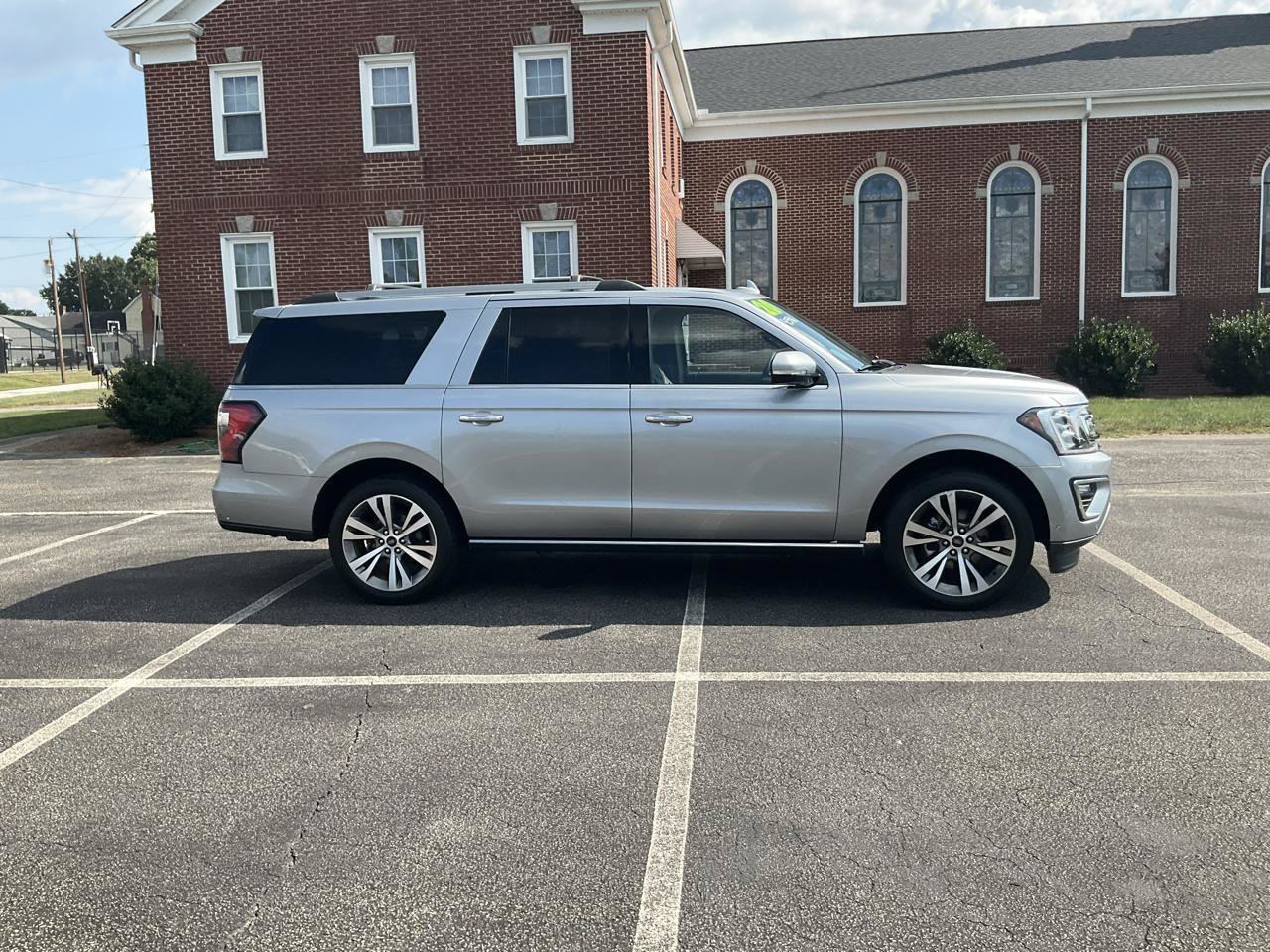Used 2020 Ford Expedition Max Limited w/ Equipment Group 302A AWD/4WD image 4