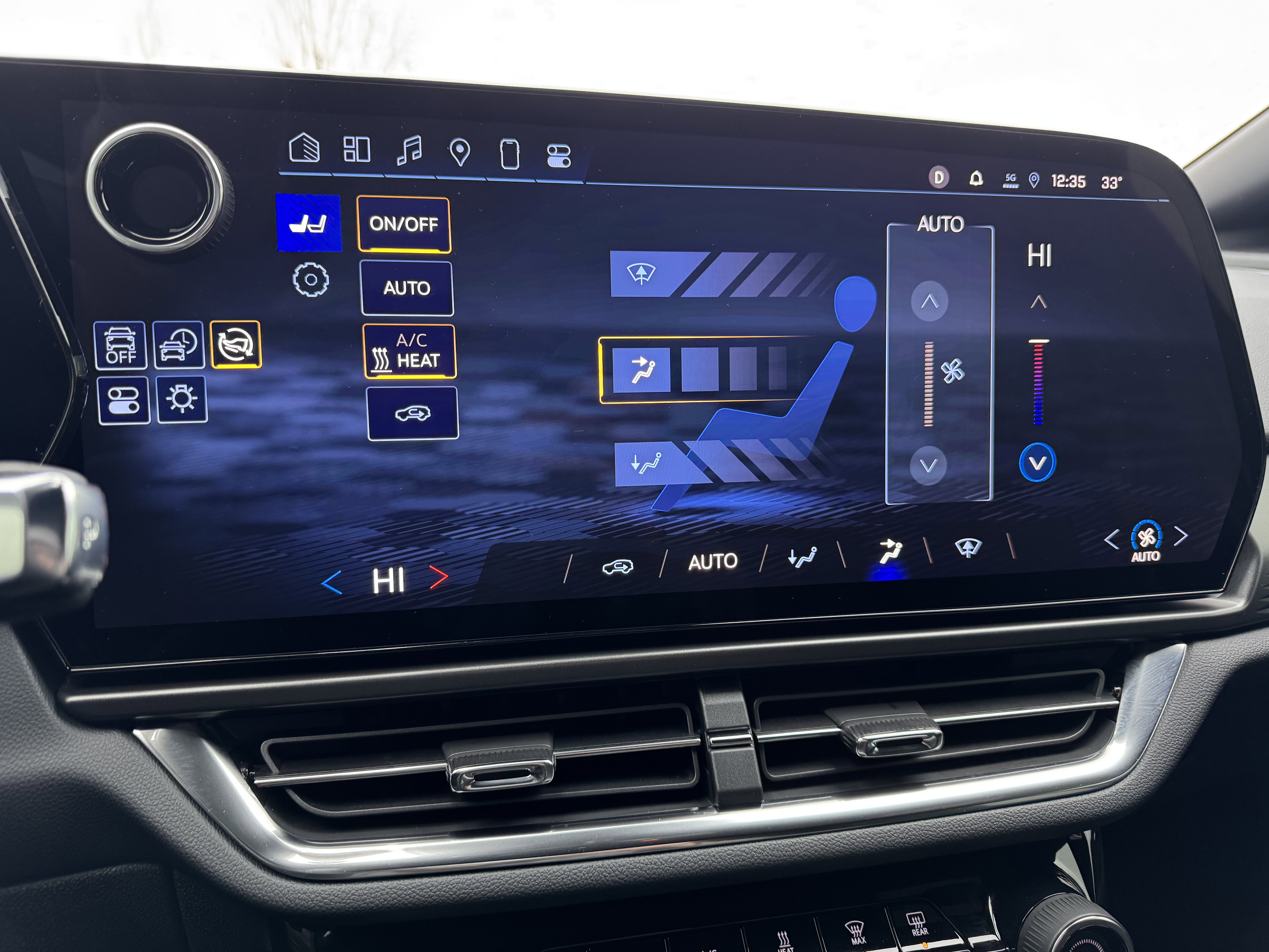 Used 2025 Chevrolet Equinox EV LT image 29