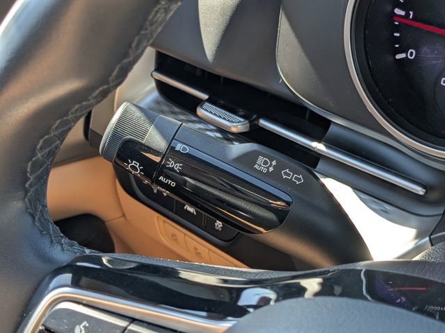 Used 2024 Kia Carnival LX FWD image 26