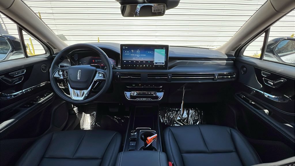 New 2025 Lincoln Corsair Reserve w/ Equipment Group 202A FWD image 13