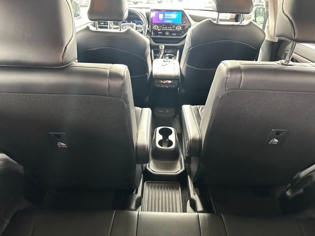 Used 2023 Toyota Highlander Platinum image 28
