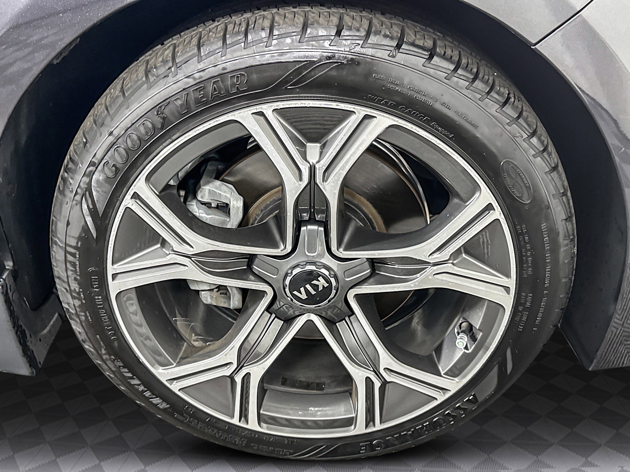 Used 2020 Kia Stinger GT-Line image 38