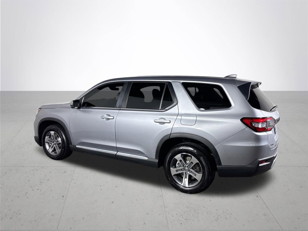Certified 2025 Honda Pilot EX-L image 9