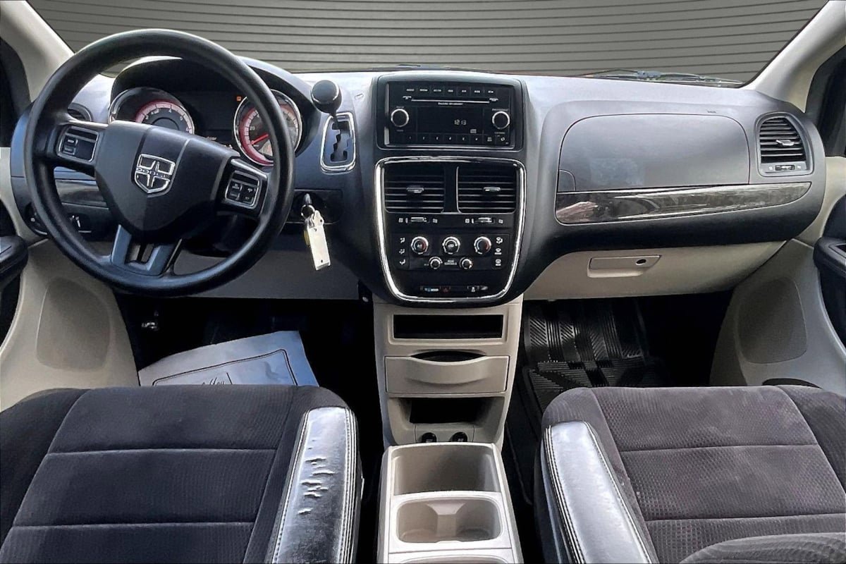Used 2014 Dodge Grand Caravan SE w/ Quick Order Package 29E SE FWD image 7