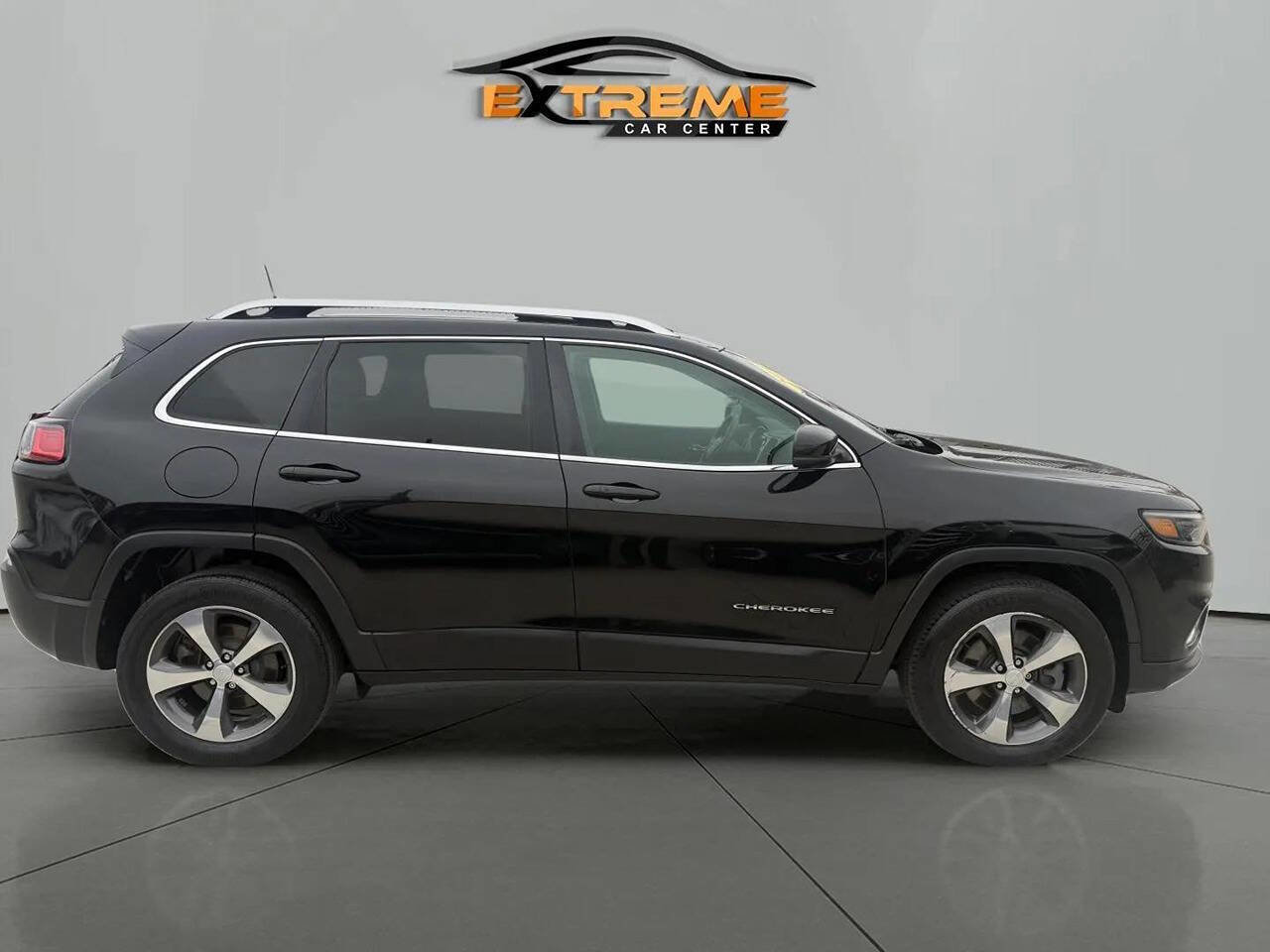 Used 2019 Jeep Cherokee Limited image 7