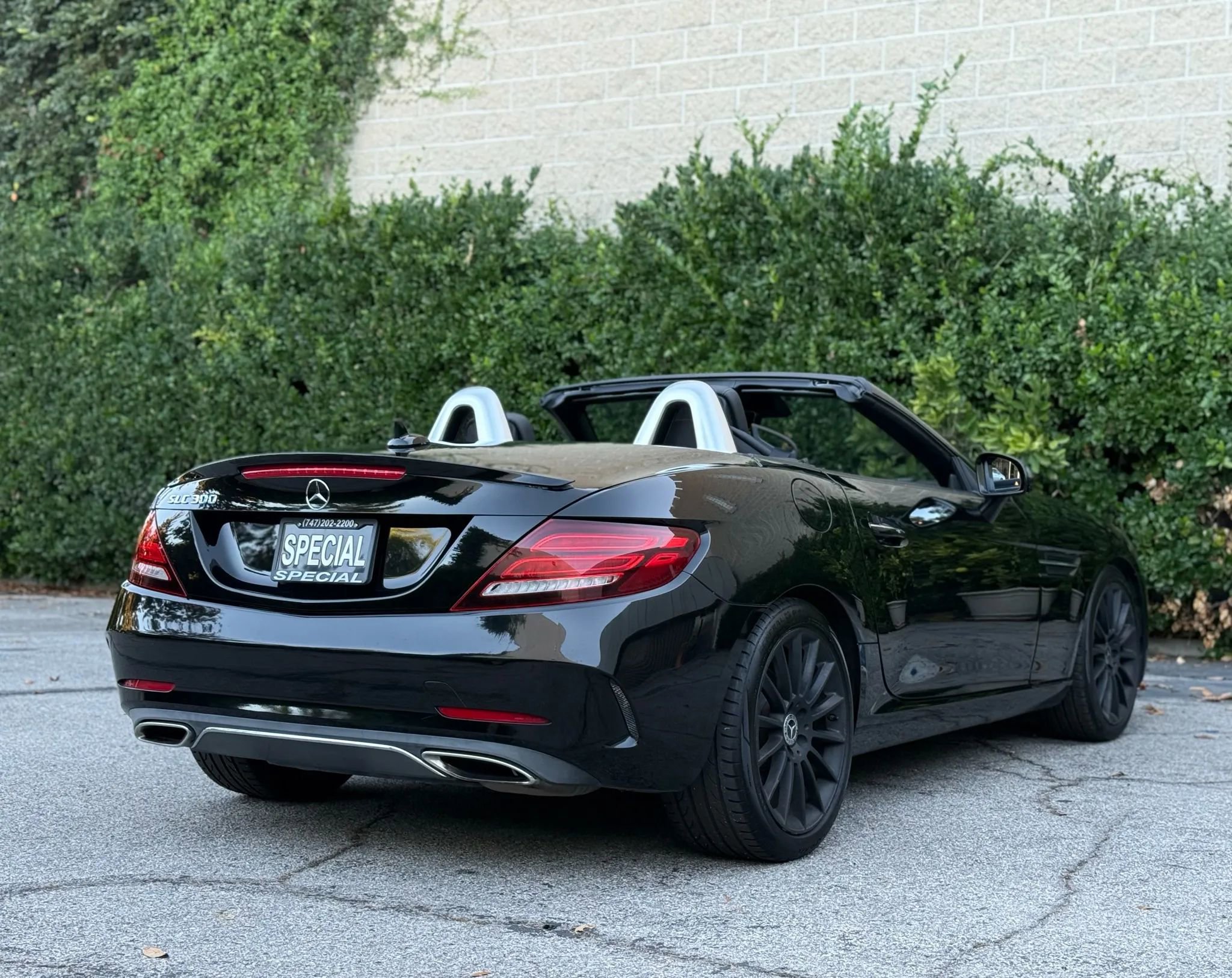 Used 2017 Mercedes-Benz SLC 300 w/ Premium 2 Package image 5