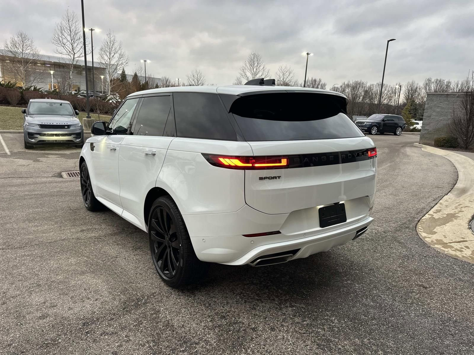 New 2026 Land Rover Range Rover Sport Dynamic SE image 7