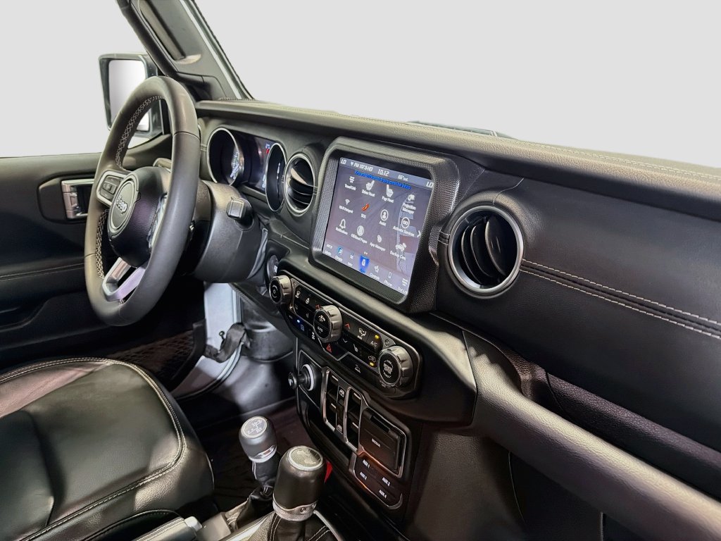 Used 2023 Jeep Wrangler Unlimited Sahara w/ Dual Top Group AWD/4WD image 31