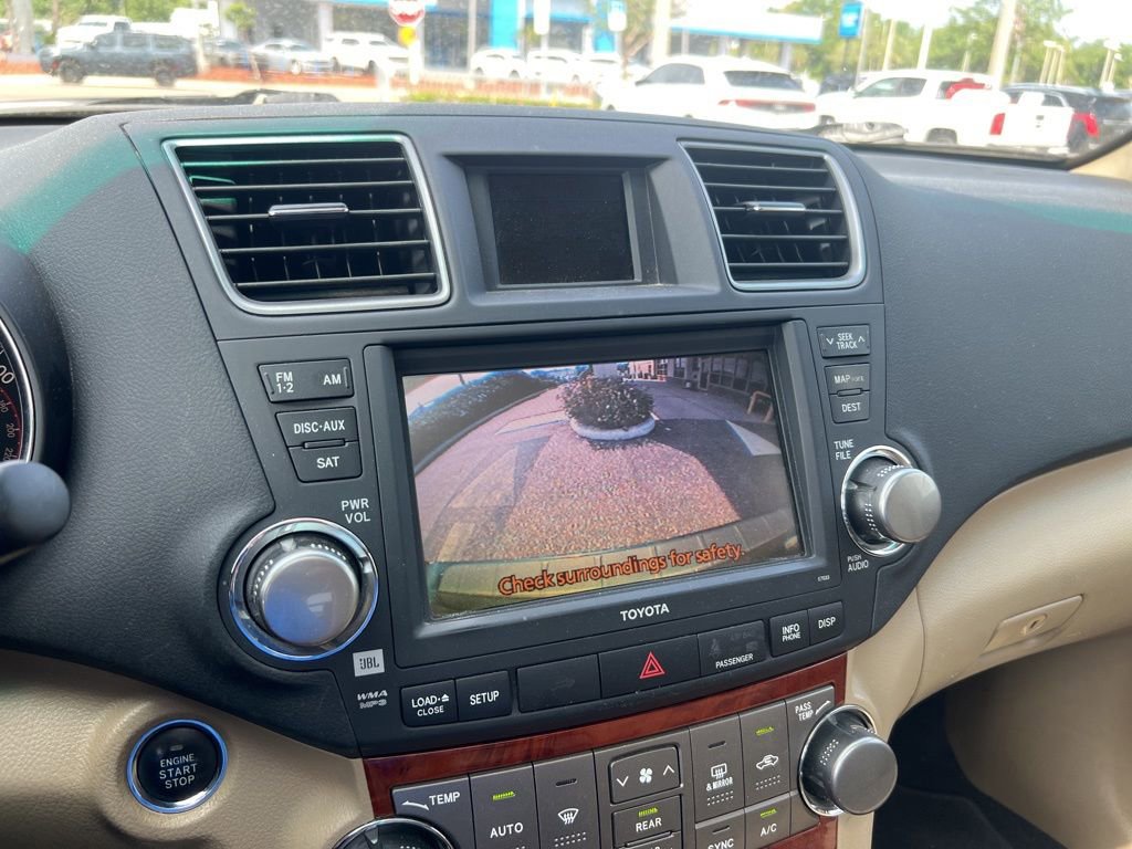 Used 2011 Toyota Highlander Limited w/ Tow Pkg image 19