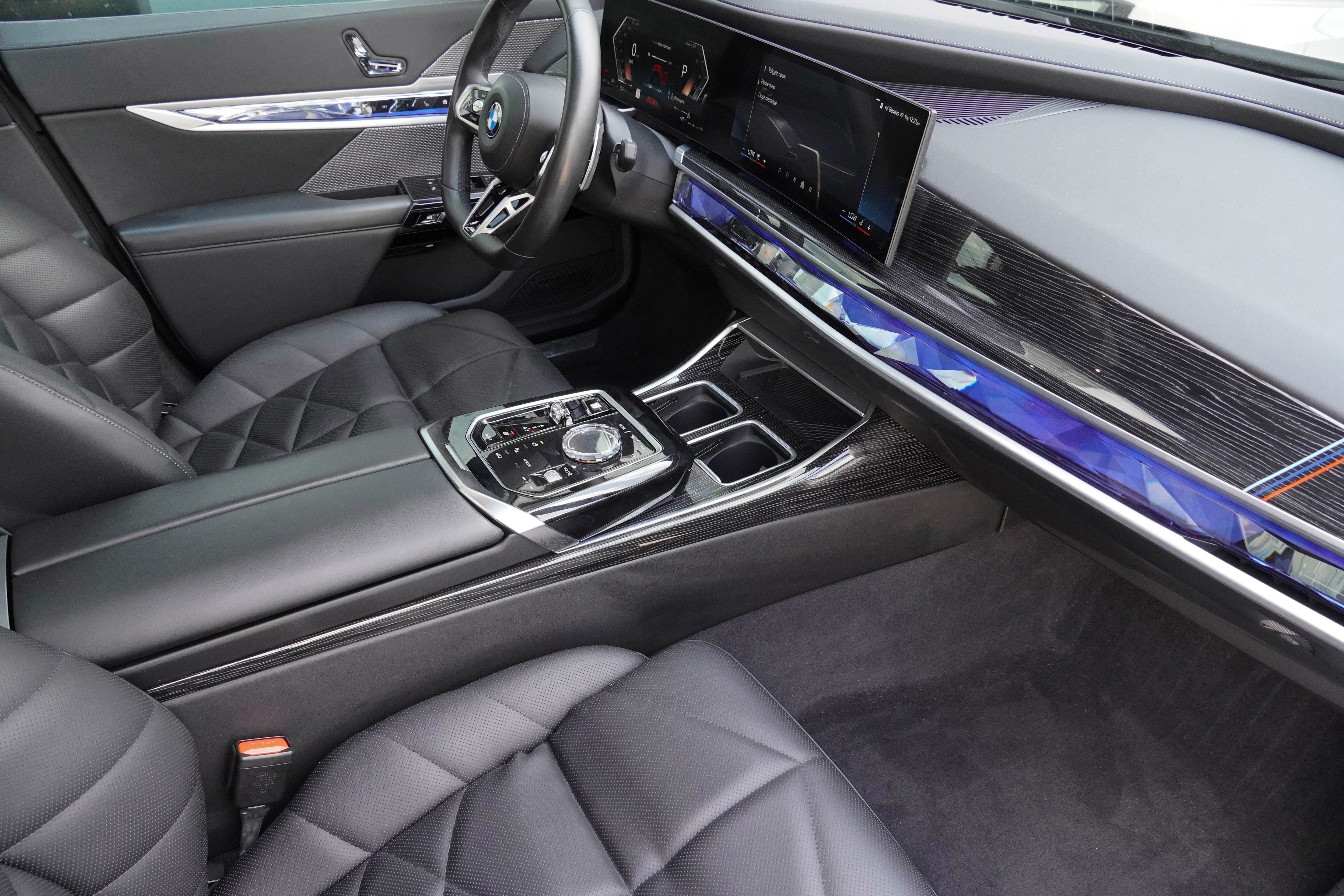 Certified 2023 BMW 740i RWD image 10