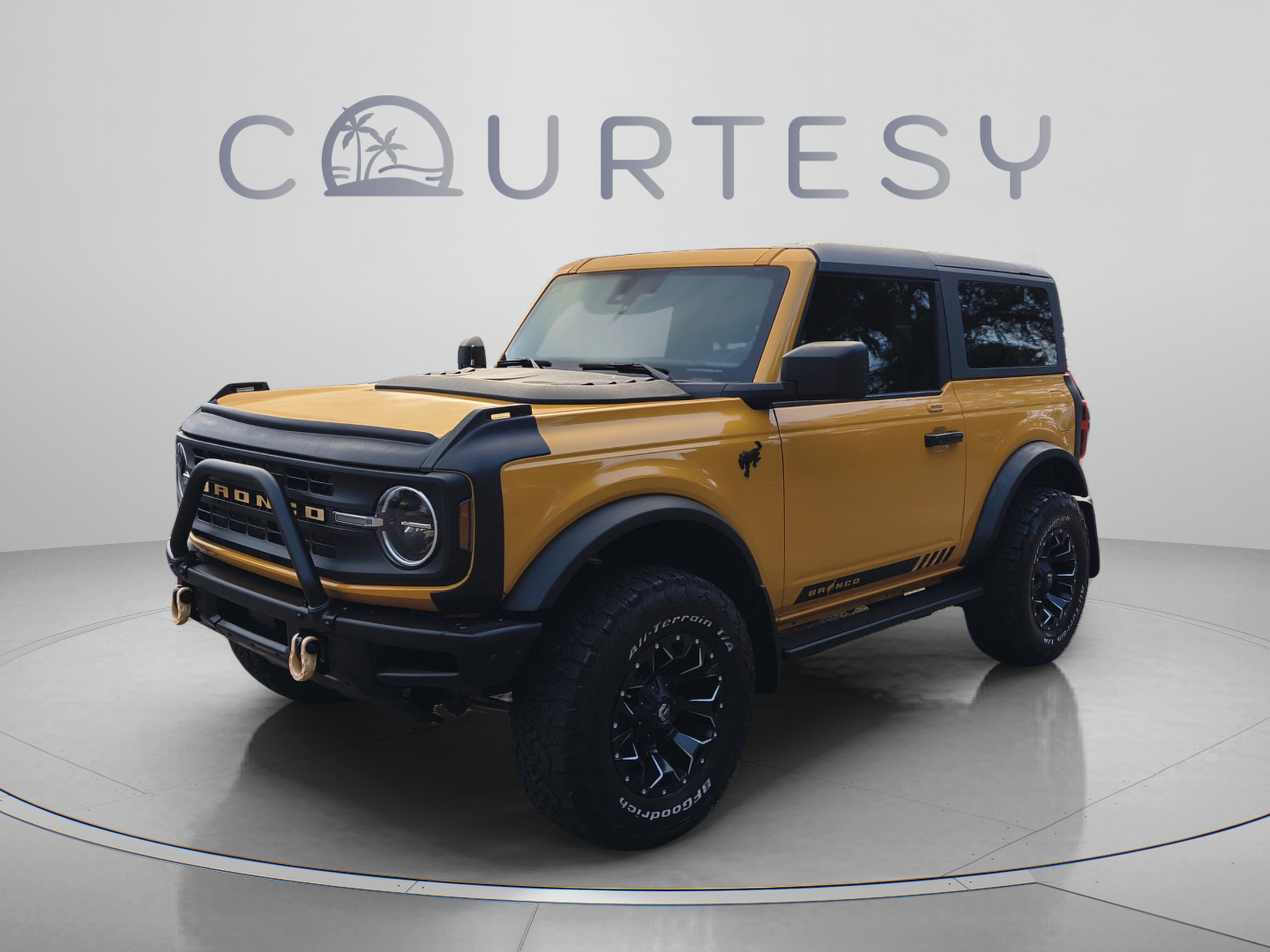 Used 2022 Ford Bronco 2-Door AWD/4WD image 1