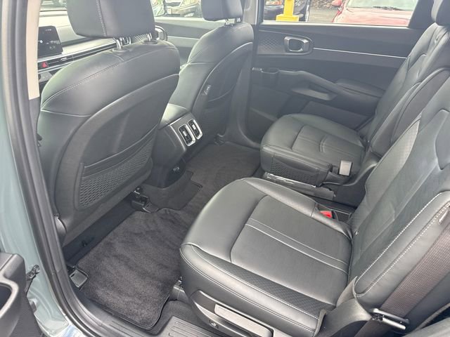 Certified 2025 Kia Sorento EX w/ EX Panoramic Sunroof Package image 8