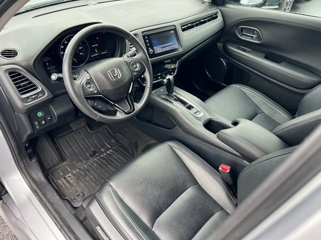 Used 2020 Honda HR-V Touring image 17