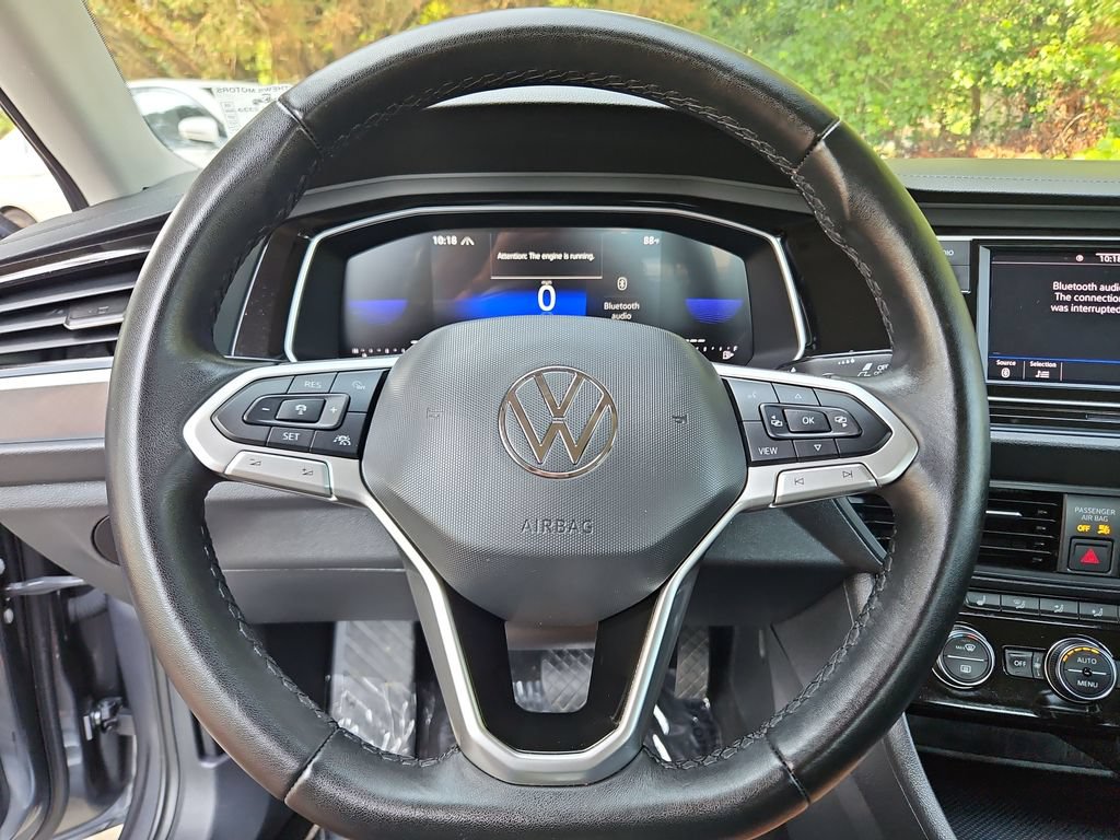 Used 2024 Volkswagen Jetta SE FWD image 10