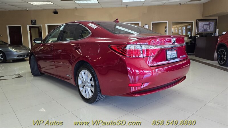 Used 2014 Lexus ES 300h w/ Premium Package w/Bamboo Trim image 3