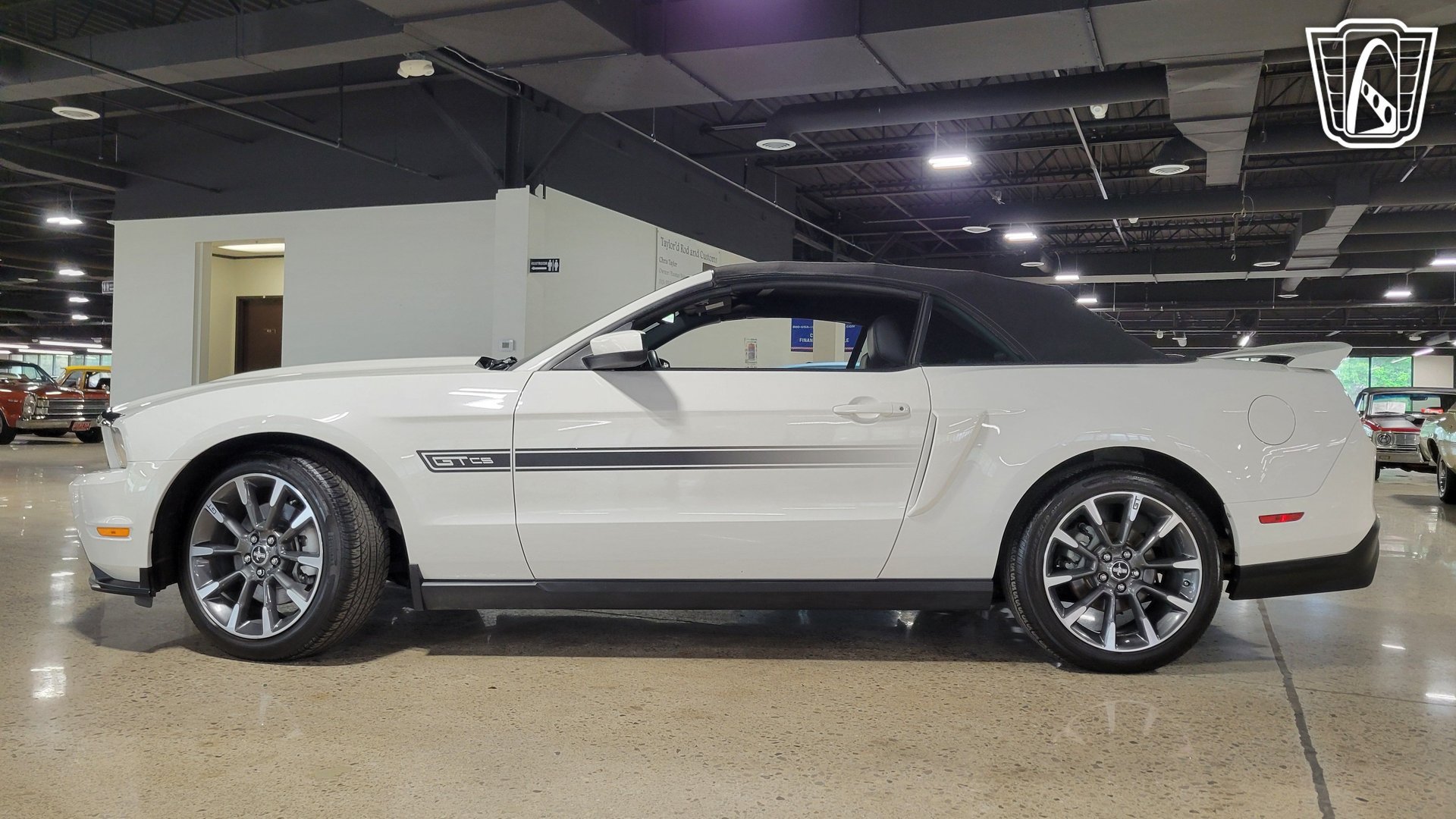 Used 2011 Ford Mustang GT Premium w/ Electronics Pkg RWD image 24