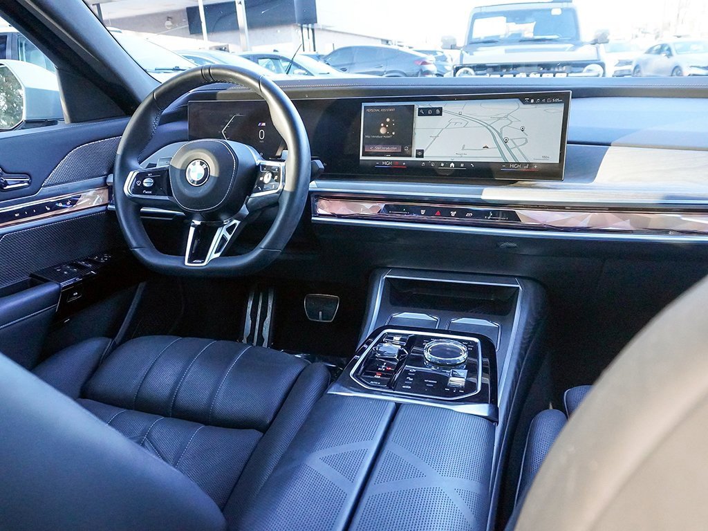 Used 2023 BMW 760i xDrive w/ Parking Assistance Package image 37