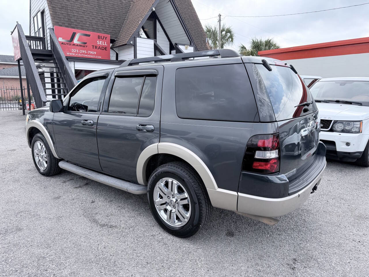Used 2010 Ford Explorer Eddie Bauer image 3