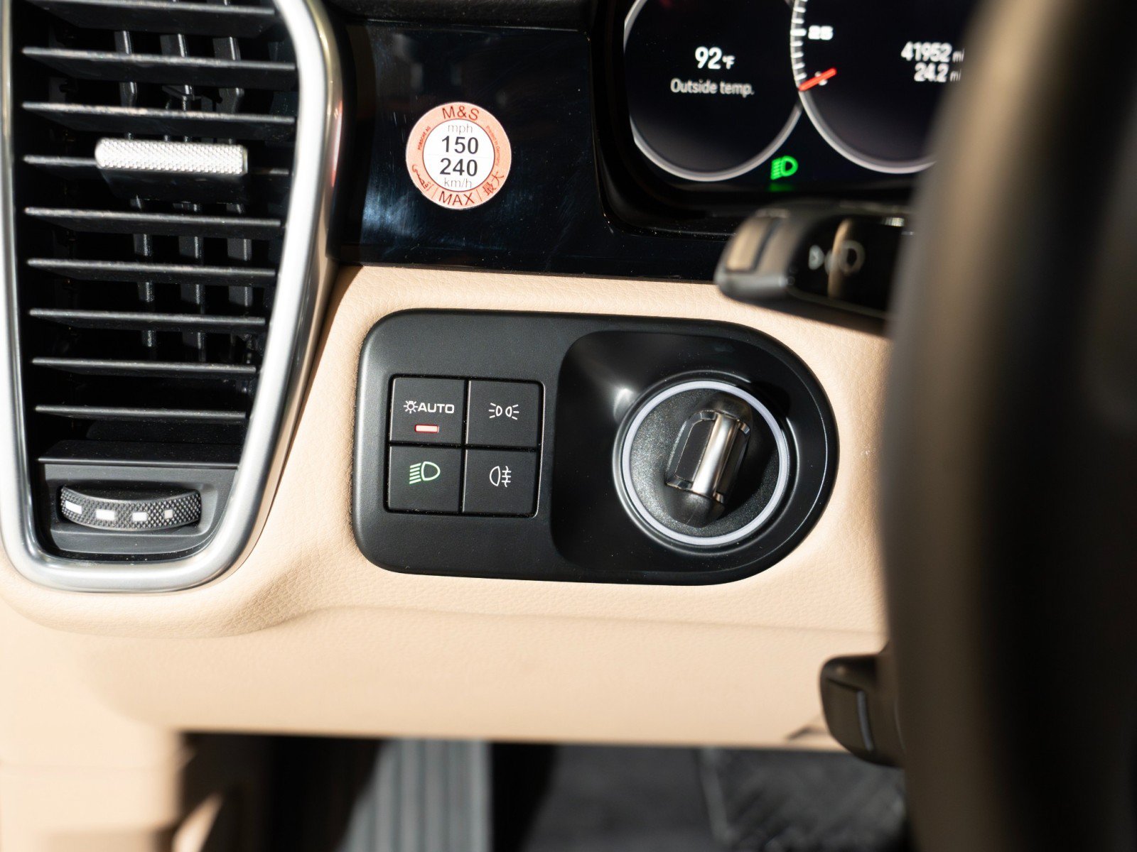 Certified 2022 Porsche Cayenne AWD/4WD image 27