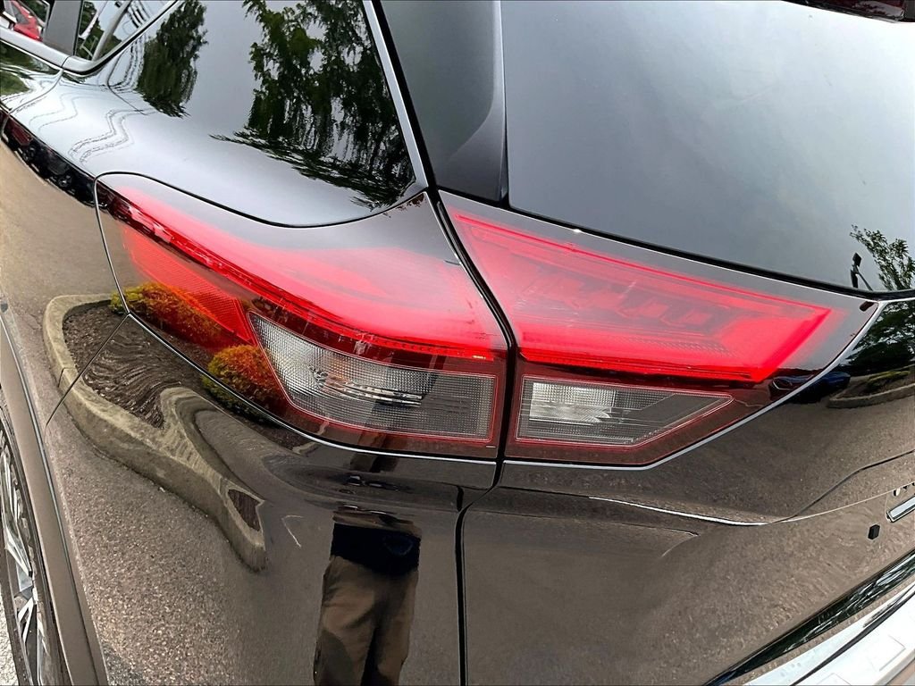 Certified 2023 Nissan Rogue SV AWD/4WD image 32